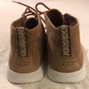 Ugg - Canoe Suede Sneaker